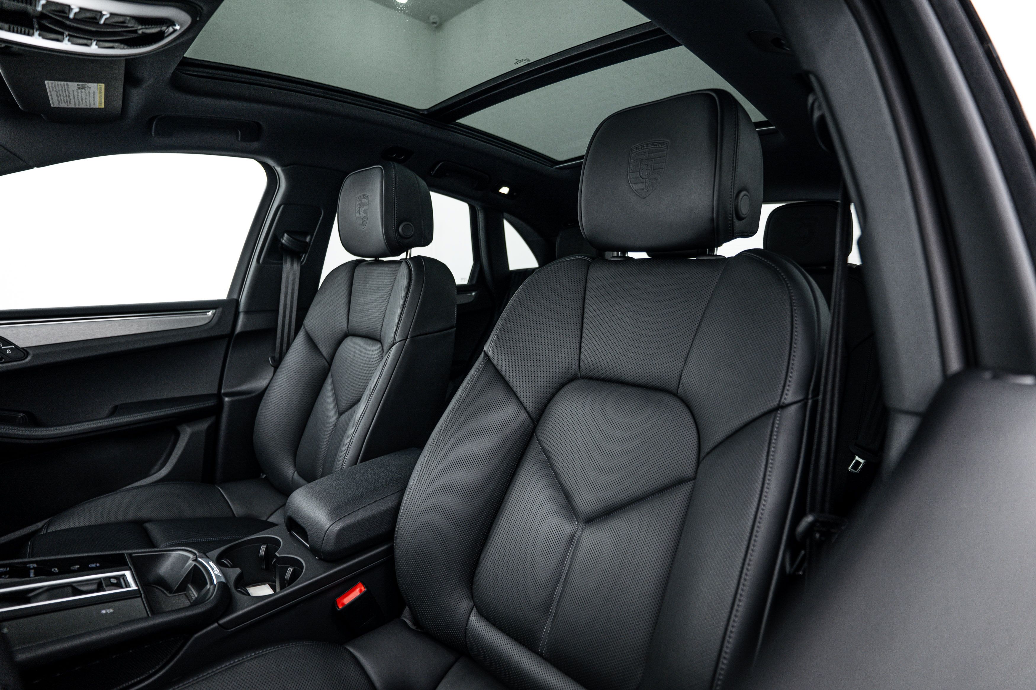 Certified 2026 Porsche Macan AWD/4WD image 20