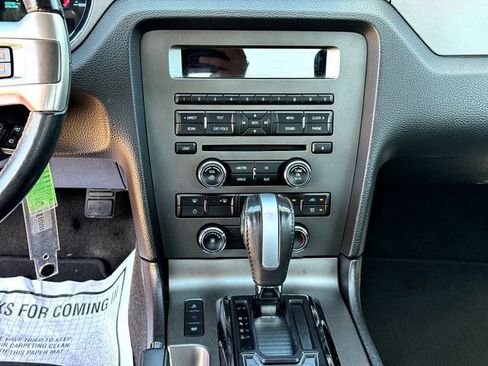 Used 2013 Ford Mustang Coupe RWD image 26