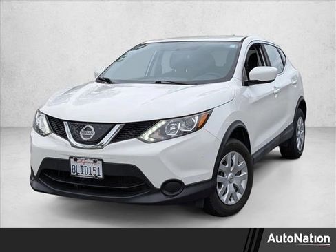 Used 2018 Nissan Rogue Sport S image 1