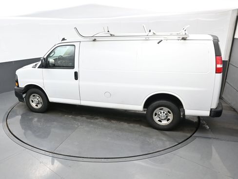 Used 2019 Chevrolet Express 3500 w/ Driver Convenience Package image 30