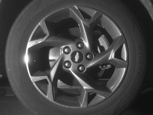 Used 2025 Chevrolet Trax LT FWD image 13
