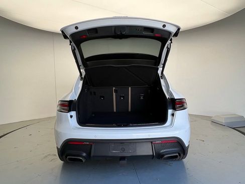 Certified 2023 Porsche Macan Turbo AWD/4WD image 20