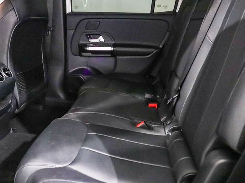 Used 2023 Mercedes-Benz EQB 300 4MATIC image 18