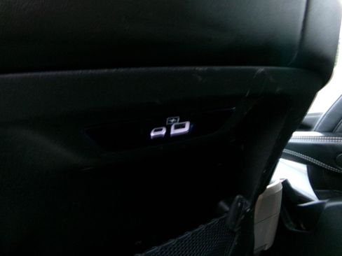 Used 2023 Chrysler Pacifica Touring-L AWD/4WD image 31