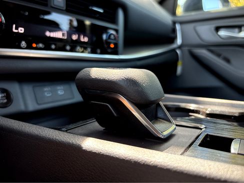 New 2026 Nissan Rogue Platinum AWD/4WD image 18