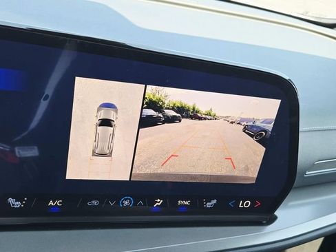 New 2026 Chevrolet Traverse LT w/ Driver Confidence Package FWD image 22