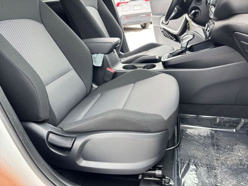 Used 2025 Hyundai Kona SEL image 27