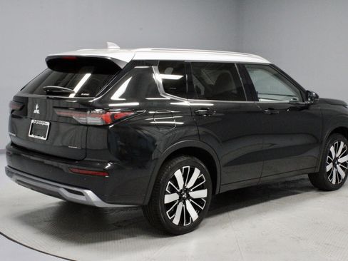 New 2025 Mitsubishi Outlander AWD image 8