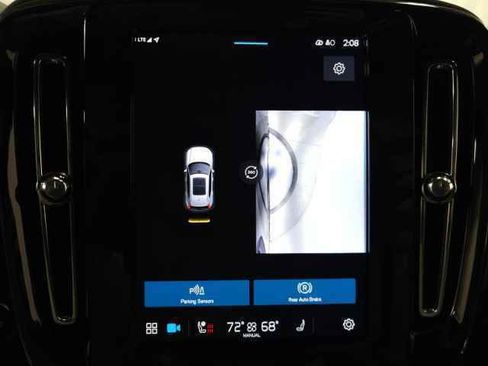 Used 2025 Volvo XC40 B5 Ultra image 30