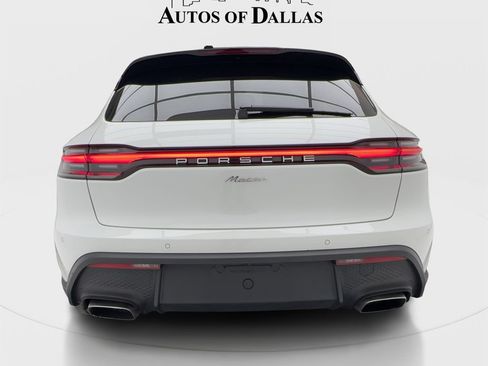 Used 2022 Porsche Macan AWD/4WD image 12