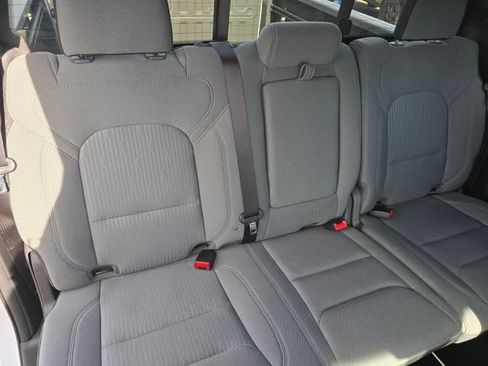 Used 2022 RAM 1500 Big Horn AWD/4WD image 34