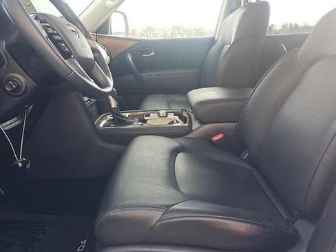 Used 2024 Nissan Armada SL w/ Captain's Chairs Package image 2