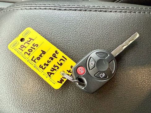 Used 2015 Ford Escape SE image 34