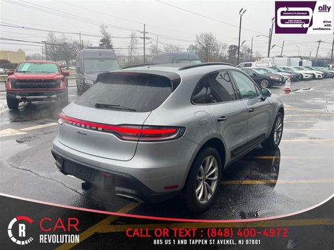 Used 2022 Porsche Macan w/ Premium Package Plus AWD/4WD image 8