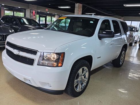 Used 2011 Chevrolet Tahoe LT w/ Luxury Package RWD image 3
