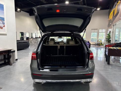 Used 2018 Mercedes-Benz GLC 300 w/ Multimedia Package image 16