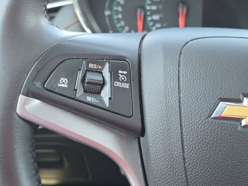 Used 2021 Chevrolet Trax LT w/ Midnight Edition AWD/4WD image 18