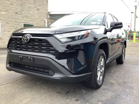 Used 2022 Toyota RAV4 XLE image 58