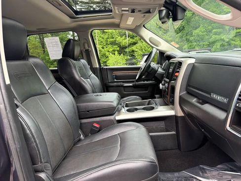 Used 2018 RAM 1500 Laramie w/ Convenience Group AWD/4WD image 28
