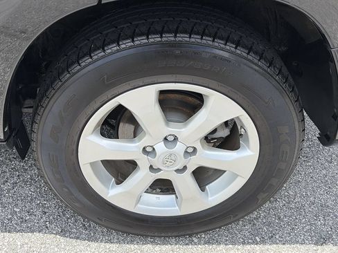 Used 2011 Toyota RAV4 Limited w/ Limited Extra Value Pkg AWD/4WD image 33