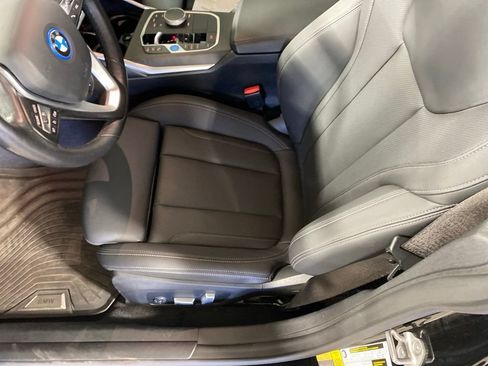 Certified 2023 BMW i4 eDrive35 w/ Premium Package RWD image 9