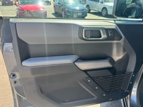 Used 2023 Ford Bronco Black Diamond w/ Sasquatch Package AWD/4WD image 18