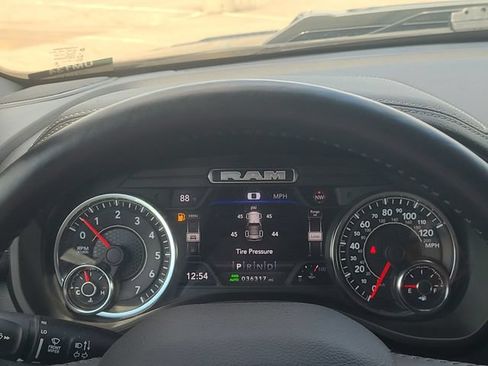 Used 2023 RAM 1500 Laramie AWD/4WD image 15