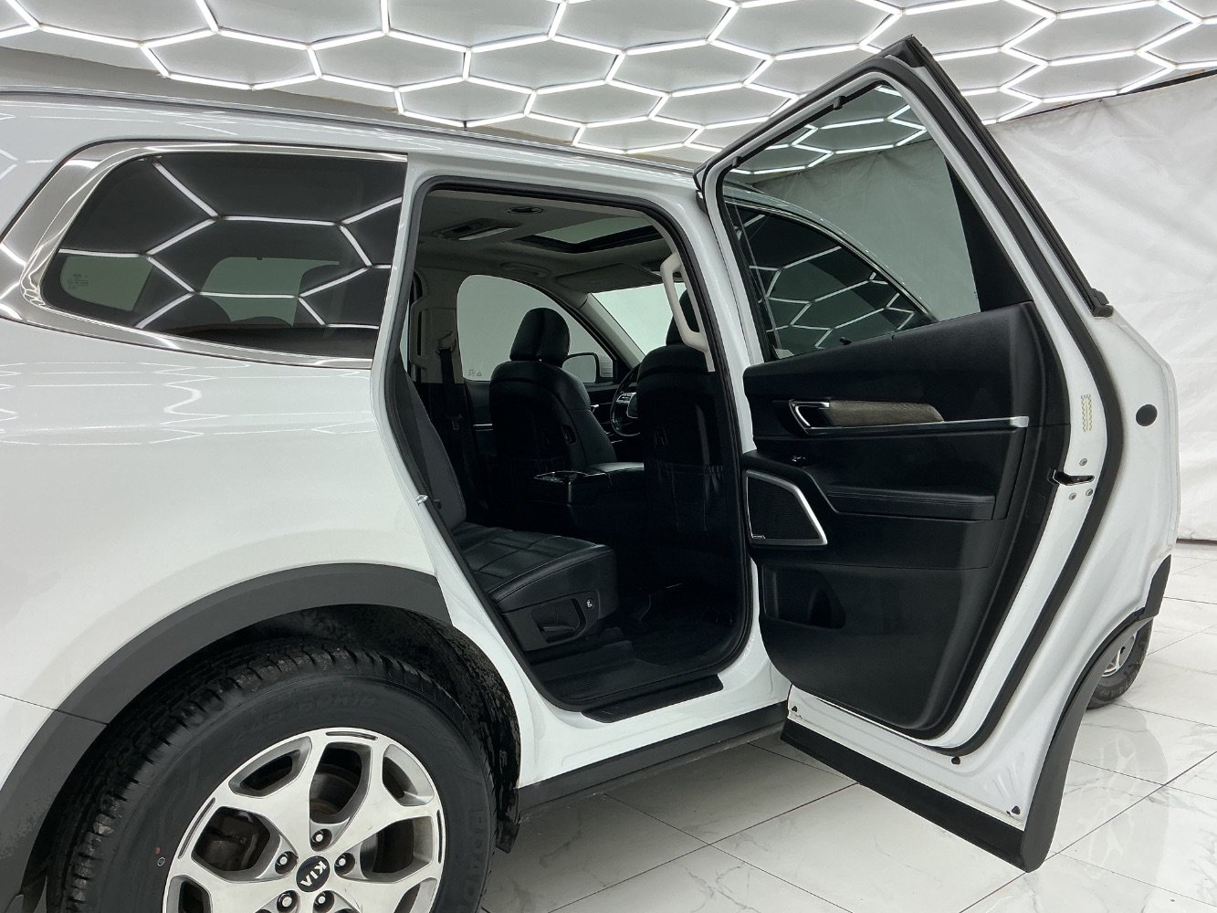 Used 2020 Kia Telluride EX AWD/4WD image 23