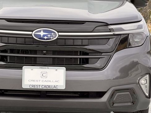 Used 2025 Subaru Forester Touring image 10