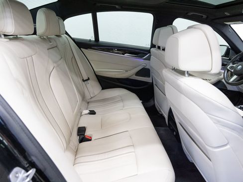 Used 2019 BMW 540i w/ M Sport Package RWD image 15
