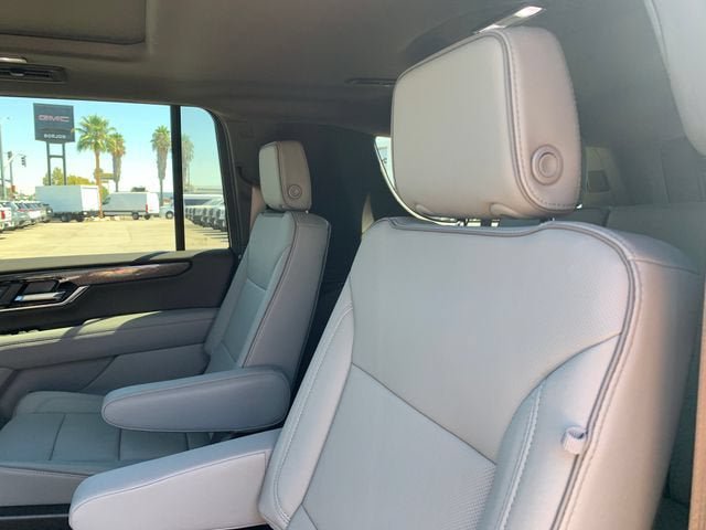 New 2026 GMC Yukon XL Elevation w/ Elevation Premium Package AWD/4WD image 16