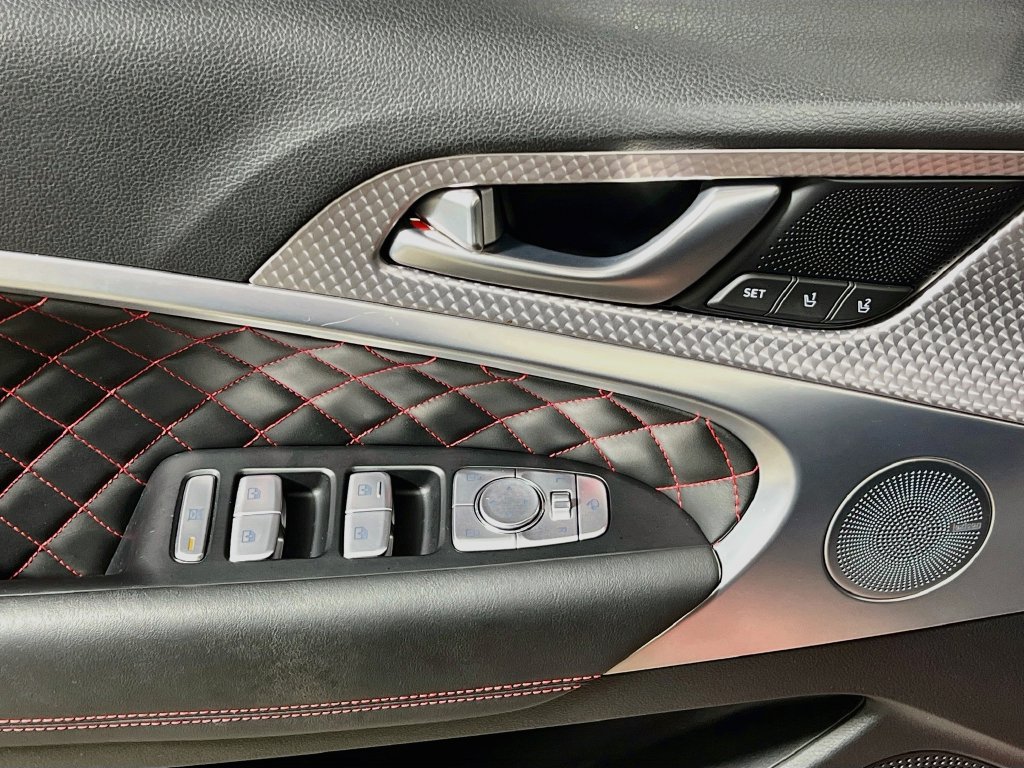 Used 2022 Genesis G70 3.3T RWD image 14