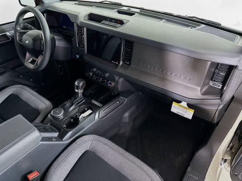New 2025 Ford Bronco Base image 30