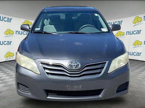 Used 2011 Toyota Camry LE FWD image 2