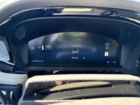 Used 2023 Lincoln Corsair AWD w/ Equipment Group 102A image 14