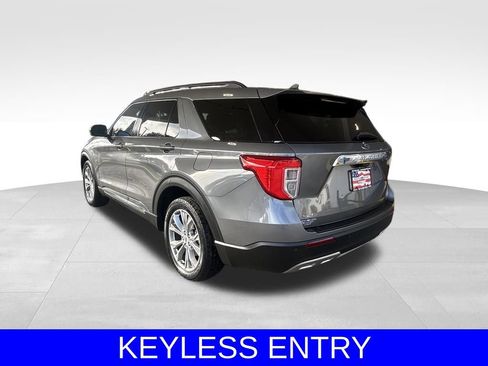 Used 2022 Ford Explorer XLT w/ Equipment Group 202A image 7