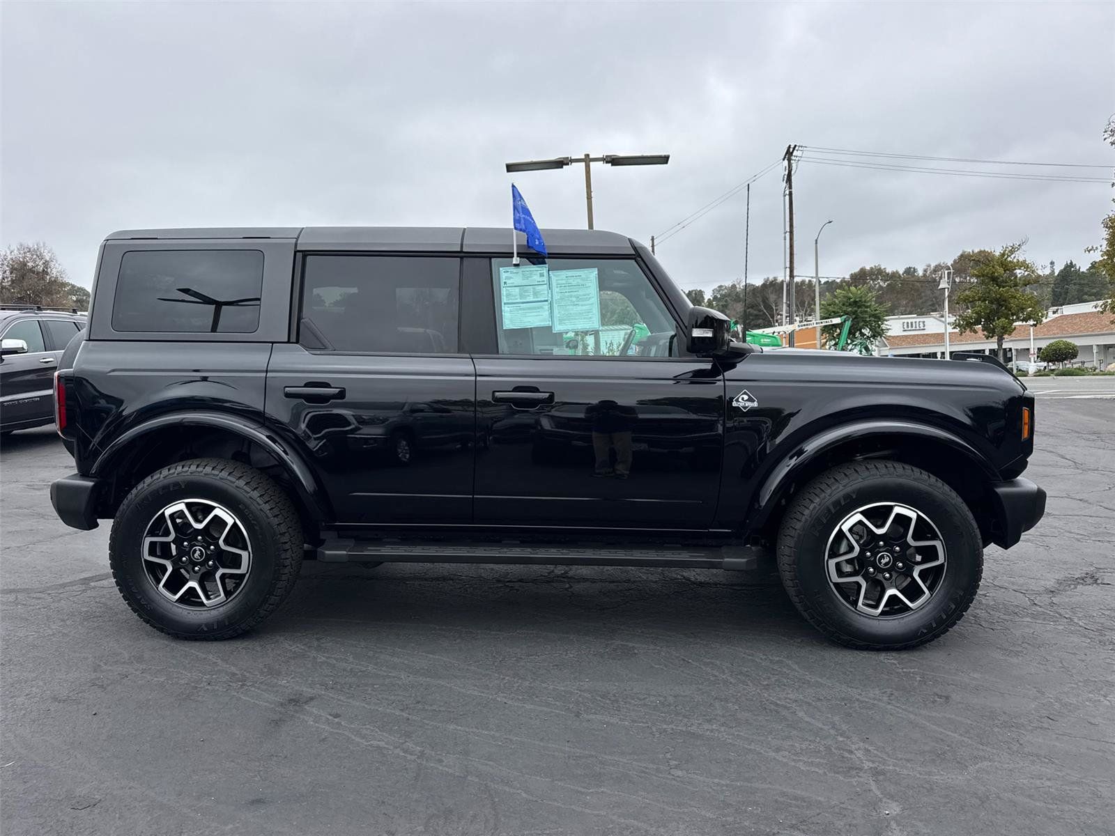 Used 2023 Ford Bronco Outer Banks AWD/4WD image 7
