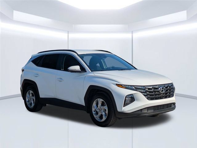 Used 2023 Hyundai Tucson SEL w/ Winter Package FWD image 9
