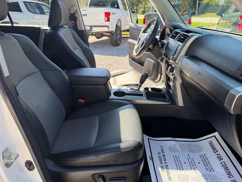Used 2022 Toyota 4Runner SR5 Premium w/ Moonroof Package RWD image 13