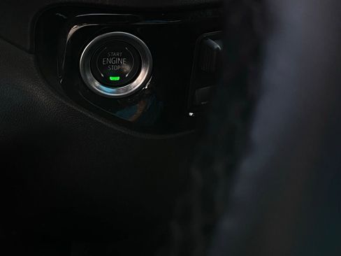 Used 2025 Chevrolet Silverado 1500 LT image 16