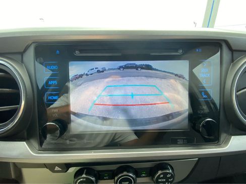 Used 2019 Toyota Tacoma SR5 RWD image 33