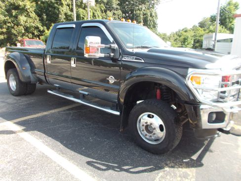 Used 2011 Ford F450 Lariat w/ Lariat Ultimate Pkg AWD/4WD image 2