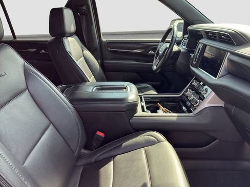 Used 2022 GMC Yukon Denali AWD/4WD image 9