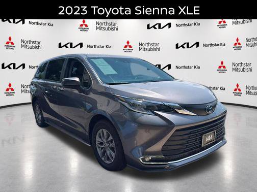 Used 2023 Toyota Sienna XLE FWD image 8