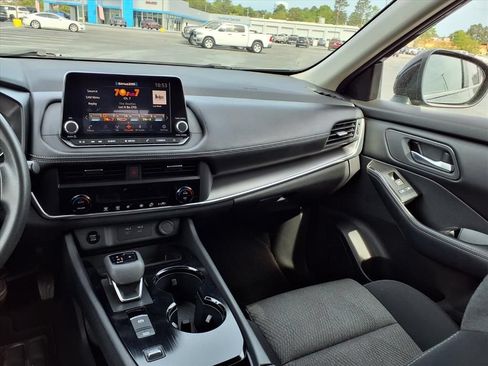 Used 2024 Nissan Rogue SV FWD image 26