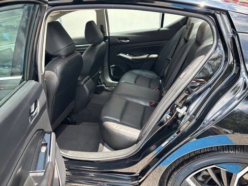 Used 2024 Nissan Altima 2.5 SR FWD image 15