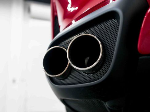 Used 2018 Ferrari 812 Superfast RWD image 37