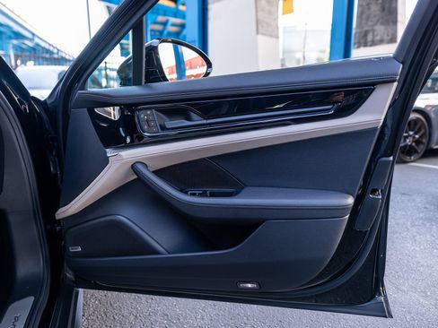 Certified 2025 Porsche Panamera image 48