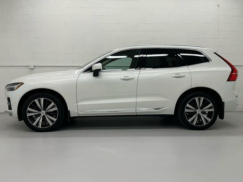 Used 2023 Volvo XC60 B5 Plus image 3