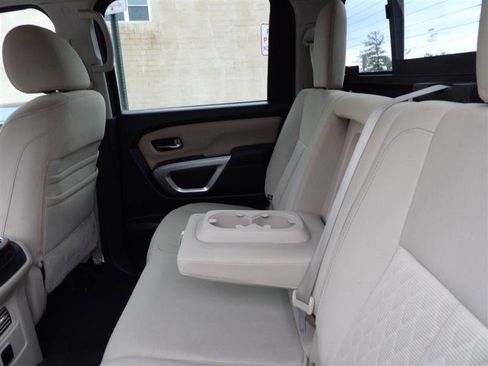 Used 2017 Nissan Titan SV image 13